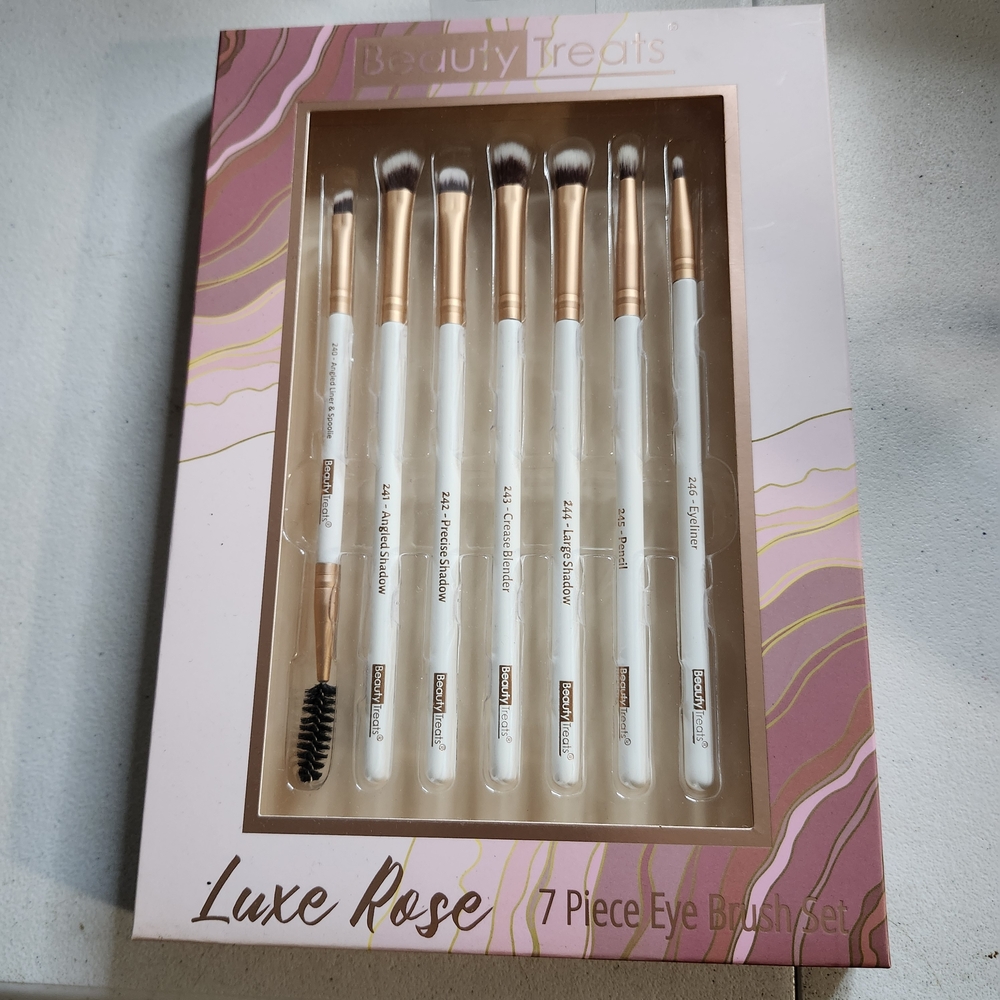 Beauty Treats Luxe Rose 7-Piece Eye Brush Set - White & Rose Gold